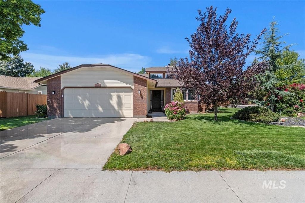 4037 N Armstrong Ave, Boise, ID 83704