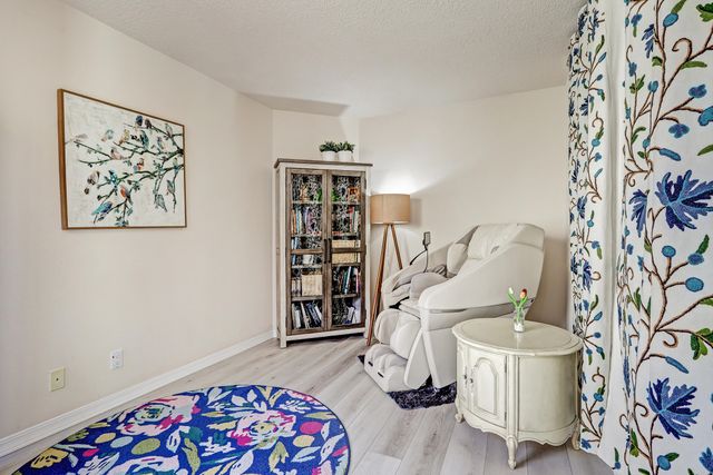 7932 Woodridge Drive NE, Albuquerque, NM 87109