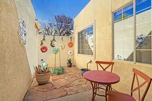 7932 Woodridge Drive NE, Albuquerque, NM 87109