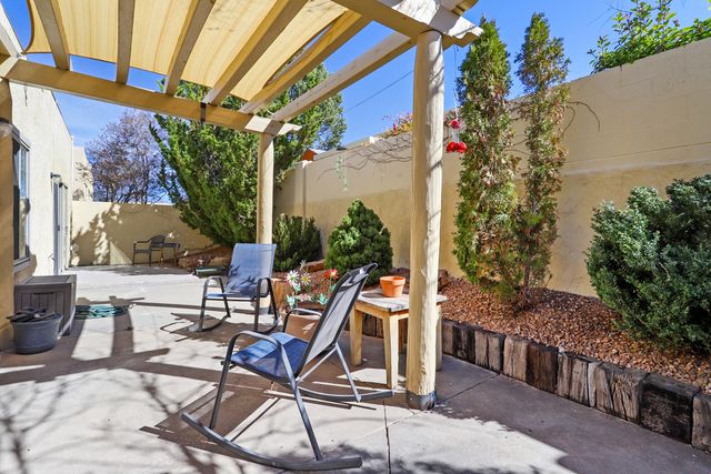 7932 Woodridge Drive NE, Albuquerque, NM 87109