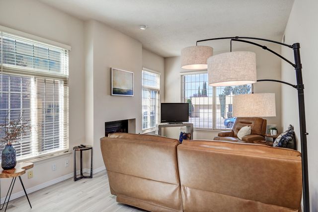 7932 Woodridge Drive NE, Albuquerque, NM 87109