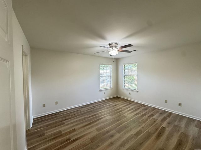 1222 Pinnacle Dr, Jacksonville, AR 72076