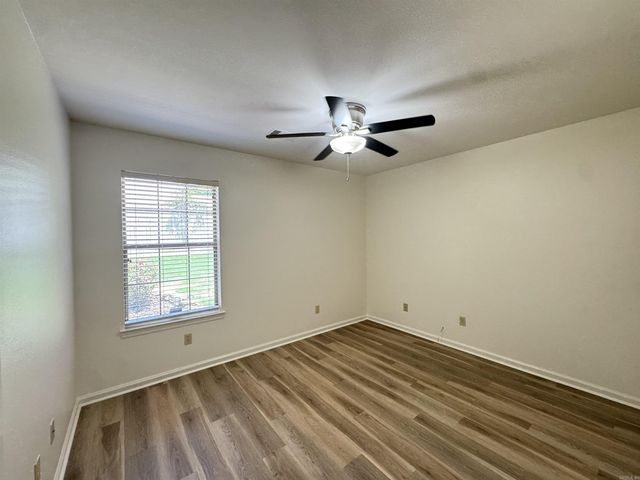 1222 Pinnacle Dr, Jacksonville, AR 72076
