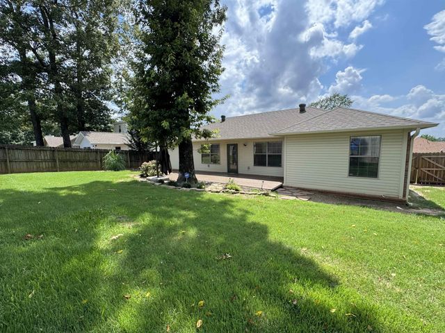 1222 Pinnacle Dr, Jacksonville, AR 72076