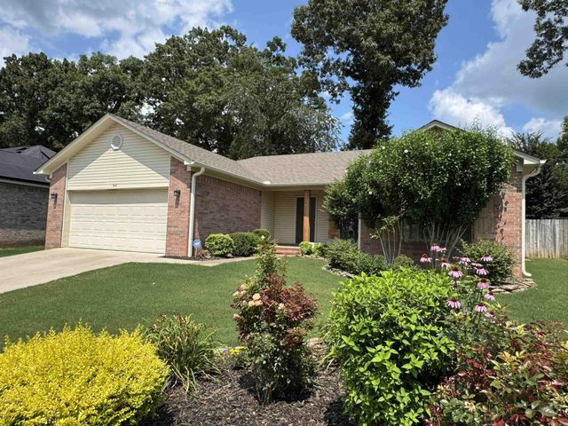 1222 Pinnacle Dr, Jacksonville, AR 72076