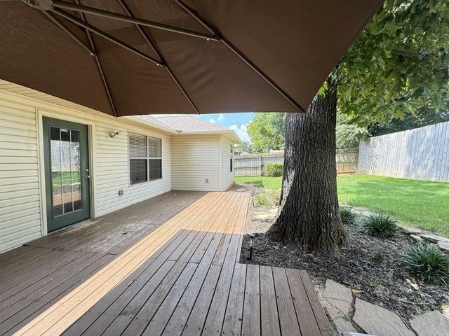 1222 Pinnacle Dr, Jacksonville, AR 72076