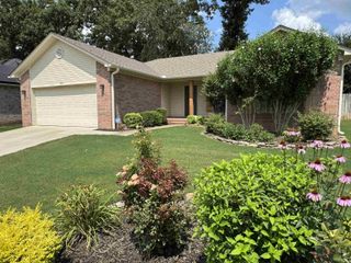 1222 Pinnacle Dr, Jacksonville, AR 72076