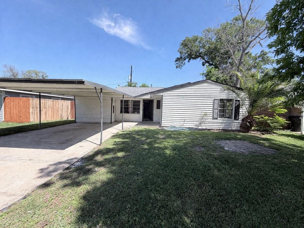 8115 Redfern Drive, Houston, TX 77033