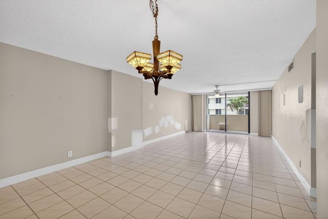 145 S Ocean Avenue 219, Palm Beach Shores, FL 33404