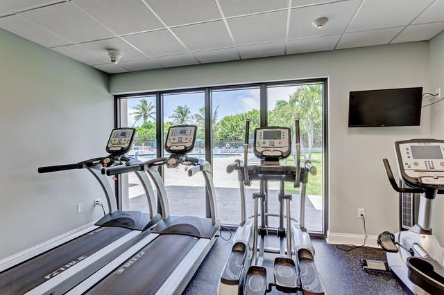 145 S Ocean Avenue 219, Palm Beach Shores, FL 33404