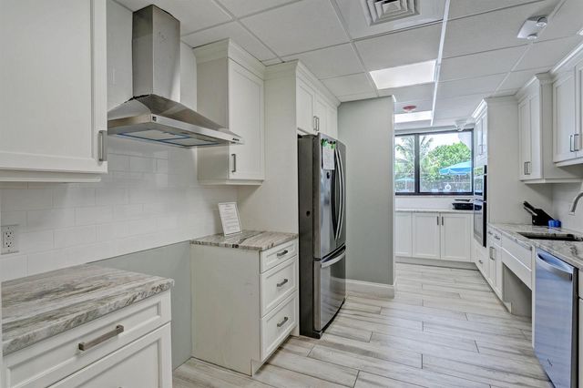 145 S Ocean Avenue 219, Palm Beach Shores, FL 33404
