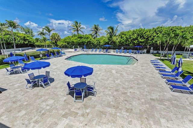145 S Ocean Avenue 219, Palm Beach Shores, FL 33404