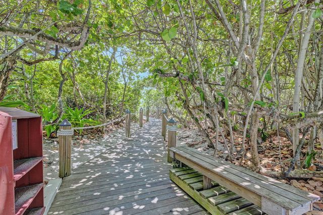145 S Ocean Avenue 219, Palm Beach Shores, FL 33404