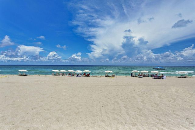 145 S Ocean Avenue 219, Palm Beach Shores, FL 33404