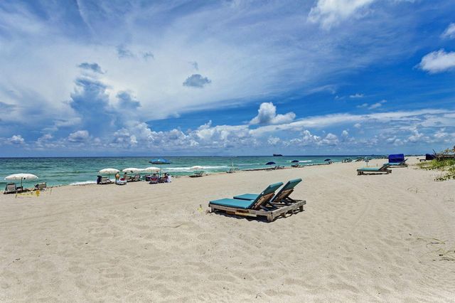 145 S Ocean Avenue 219, Palm Beach Shores, FL 33404
