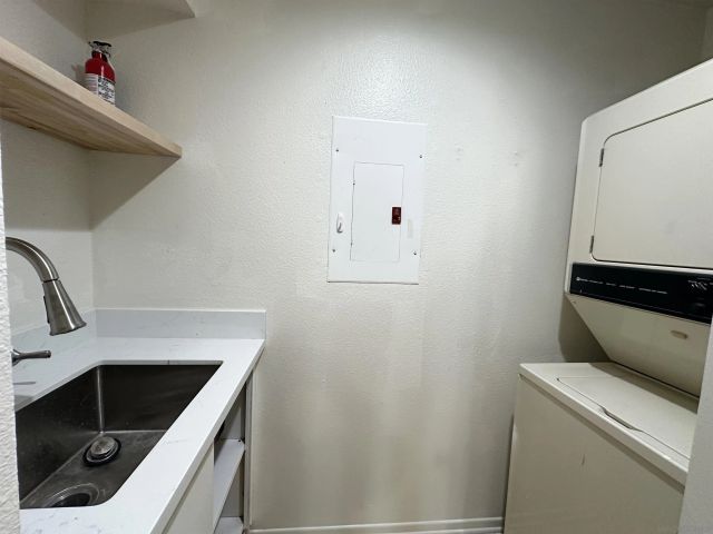 7560 Eads Ave 11, San Diego, CA 92037