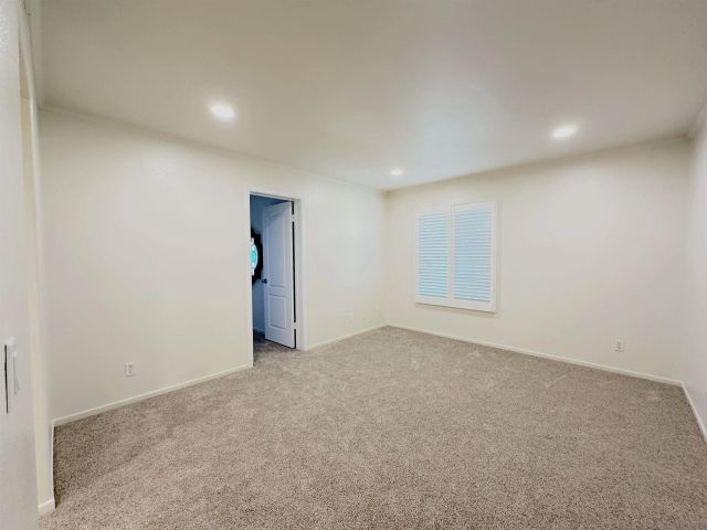 7560 Eads Ave 11, San Diego, CA 92037