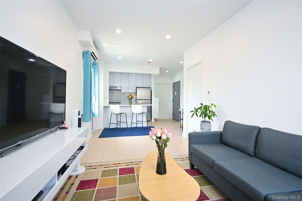71-77 159th Street 4D, Fresh Meadows, NY 11365 — photo 2
