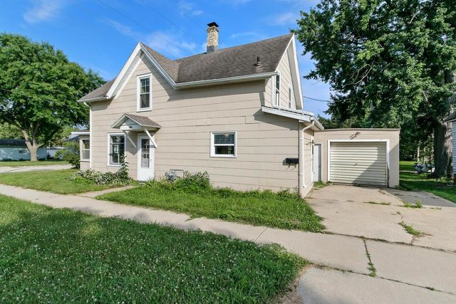 230 E Carroll Street, Portage, WI 53901