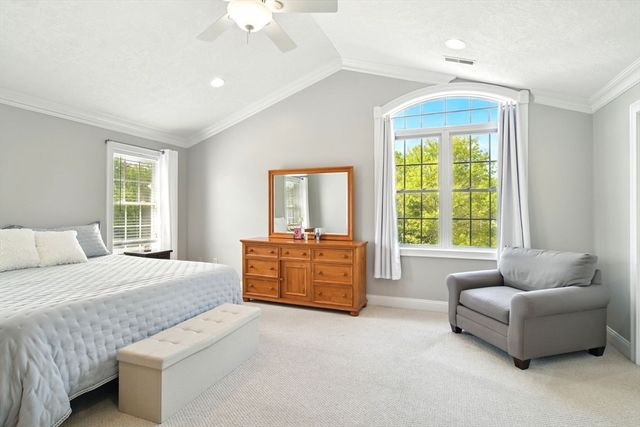 8 Pheasant Run, Belchertown, MA 01007