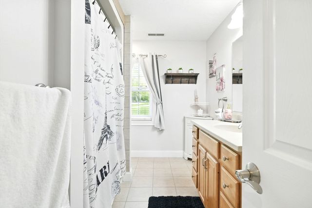 8 Pheasant Run, Belchertown, MA 01007
