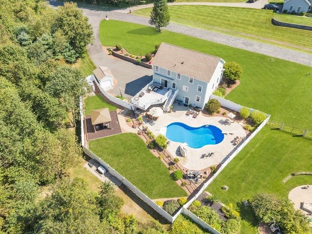 8 Pheasant Run, Belchertown, MA 01007