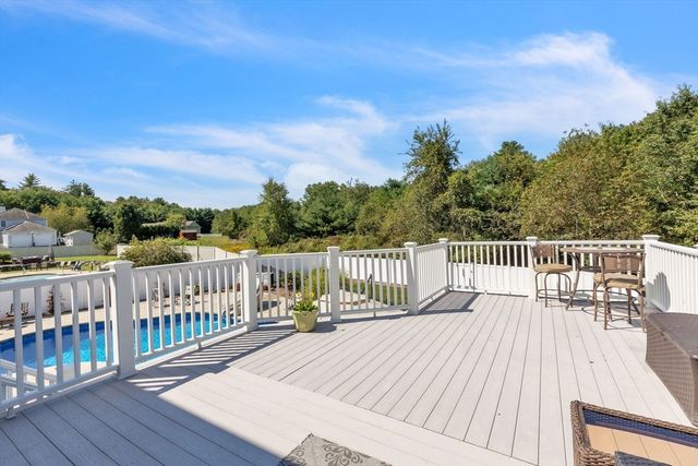 8 Pheasant Run, Belchertown, MA 01007