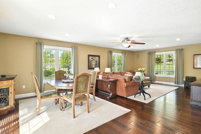 8 Pheasant Run, Belchertown, MA 01007