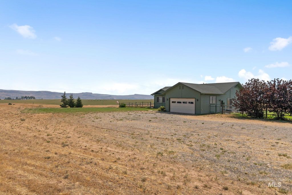 820 W. Magic Rd, West Magic, ID 83352 photo 5