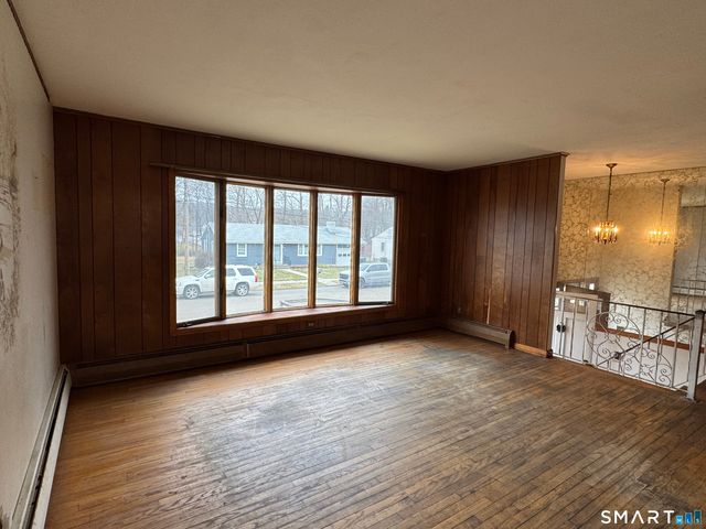 105 Ursini Drive, Hamden, CT 06514