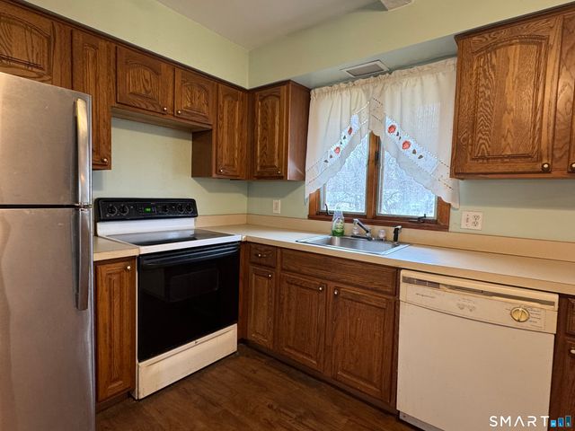 105 Ursini Drive, Hamden, CT 06514