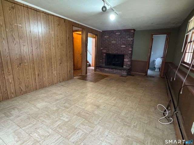 105 Ursini Drive, Hamden, CT 06514