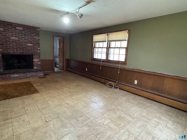 105 Ursini Drive, Hamden, CT 06514