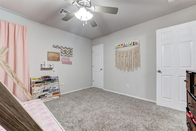 1812 W Antler Way, Mustang, OK 73064