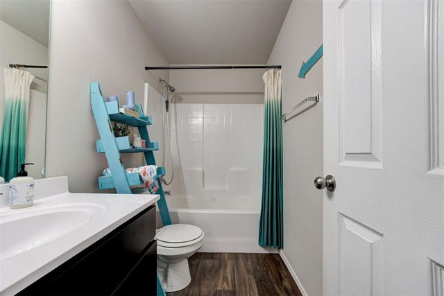 1812 W Antler Way, Mustang, OK 73064