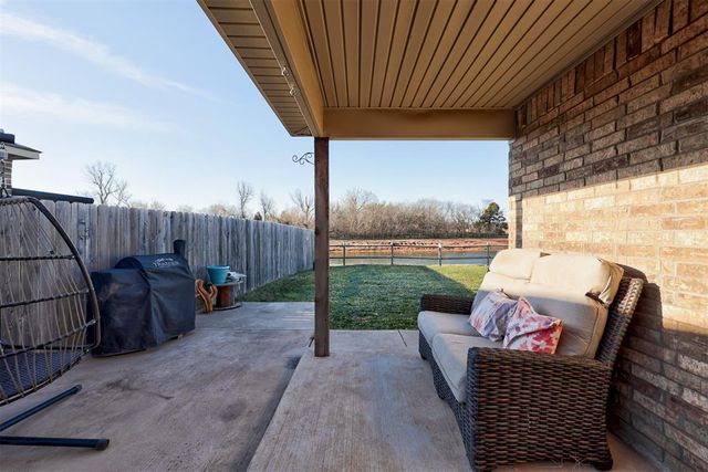 1812 W Antler Way, Mustang, OK 73064