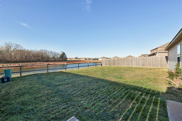 1812 W Antler Way, Mustang, OK 73064