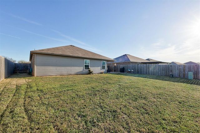 1812 W Antler Way, Mustang, OK 73064