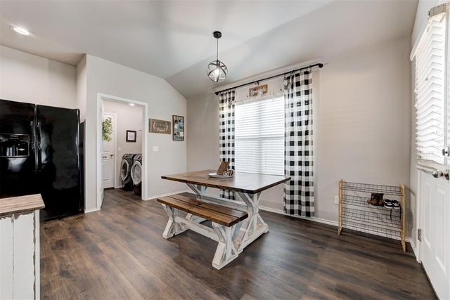 1812 W Antler Way, Mustang, OK 73064