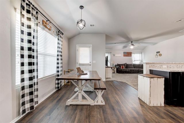 1812 W Antler Way, Mustang, OK 73064