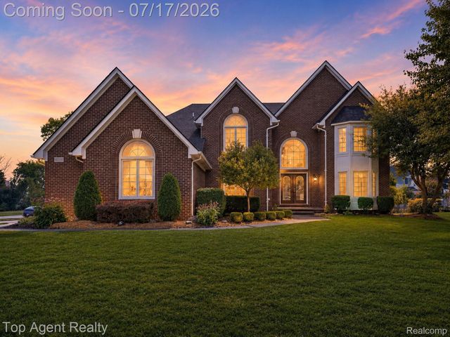 42316 Locklin Drive, Sterling Heights, MI 48314