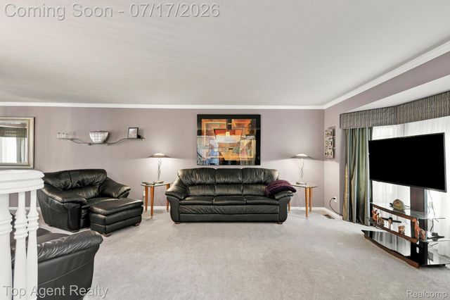 42316 Locklin Drive, Sterling Heights, MI 48314