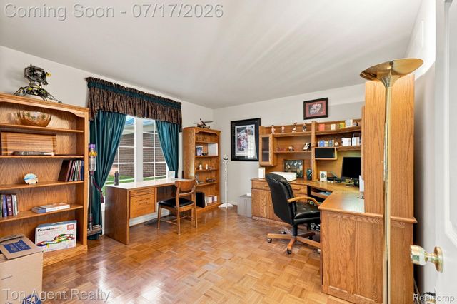 42316 Locklin Drive, Sterling Heights, MI 48314