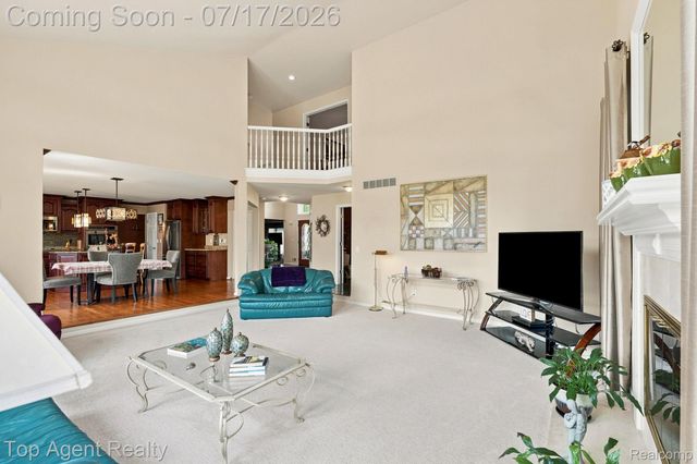 42316 Locklin Drive, Sterling Heights, MI 48314