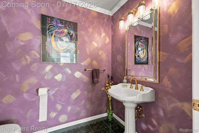 42316 Locklin Drive, Sterling Heights, MI 48314