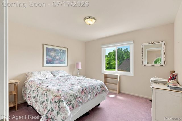 42316 Locklin Drive, Sterling Heights, MI 48314