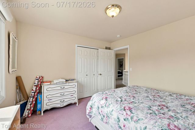 42316 Locklin Drive, Sterling Heights, MI 48314