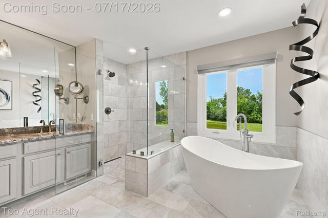 42316 Locklin Drive, Sterling Heights, MI 48314
