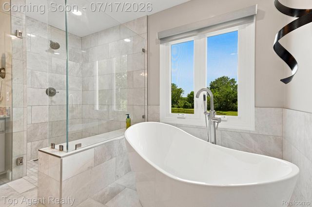 42316 Locklin Drive, Sterling Heights, MI 48314