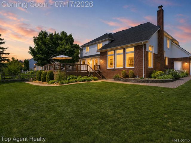 42316 Locklin Drive, Sterling Heights, MI 48314